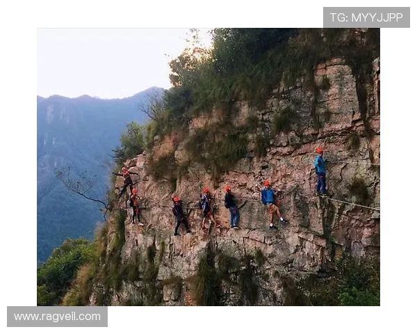 西安攀岩队的耐力挑战与探索之旅揭秘攀岩运动的魅力与精神