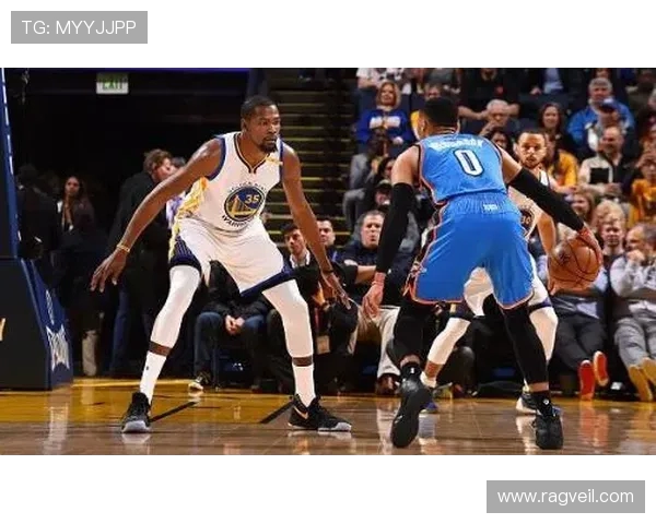 2017季前赛勇士与雷霆的精彩对决回顾与分析