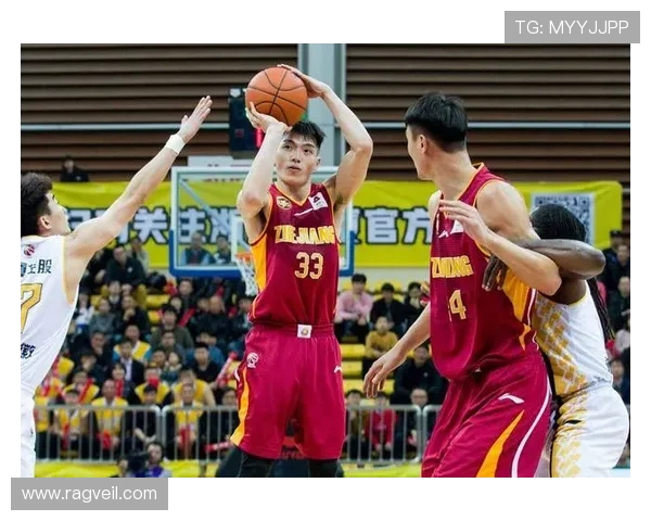 CBA精彩对决广东队迎战浙江队争夺季后赛席位的关键战役 CBA精彩对决广东队迎战浙江队争夺季后赛席位的关键战役