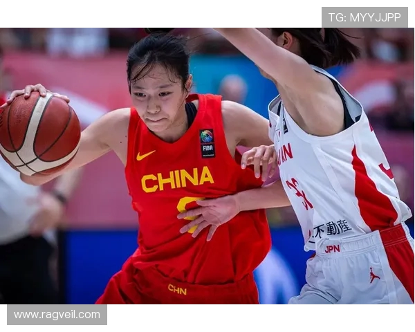 乌克兰女篮与拉脱维亚女篮激战正酣谁能夺得胜利的荣耀