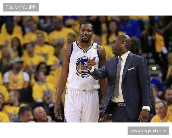 勇士与骑士巅峰对决颁奖典礼精彩回顾与球星风采展现