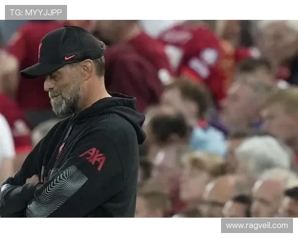 洛桑与瓦伦西亚激战正酣精彩对决引发球迷热议与期待 洛桑与瓦伦西亚激战正酣精彩对决引发球迷热议与期待