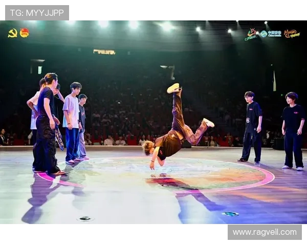 重庆飞盘队在世界街舞大赛中的崛起与成长历程全景揭秘