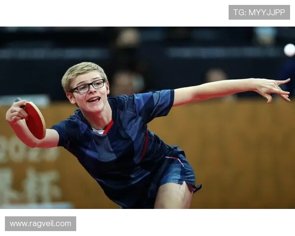 杨伟专访：从飞盘新手到顶尖选手的成长与挑战回顾